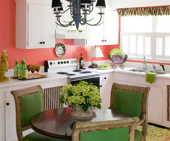 آشپزخانه ای با تم سفید سبز
